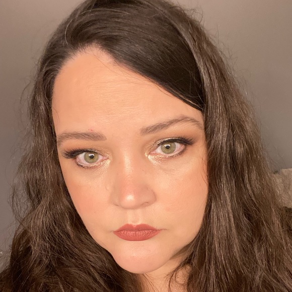 Meet your Posher, Joleen - Picture 1 of 1